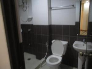 
A bathroom at WMV Hotel & Restaurant
