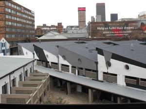 Afbeelding uit fotogalerij van Entire Industrial-Style Loft in Maboneng in Johannesburg
