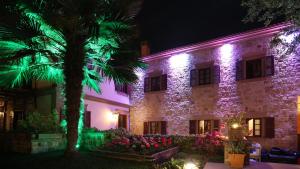The building in which a panziókat is located