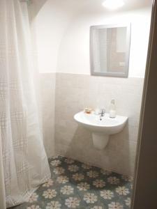 Kylpyhuone majoituspaikassa Trulli La Cariola