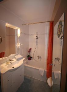 Un baño de Hotel-Garni Schernthaner