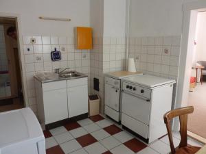 Una cocina o zona de cocina en Schöne, gemütliche Wohnung