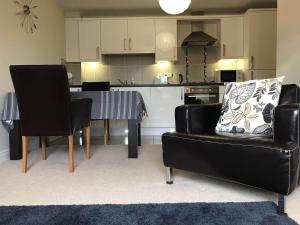 Kuchyň nebo kuchyňský kout v ubytování Stormont Apt Belfast + 10 fotografií