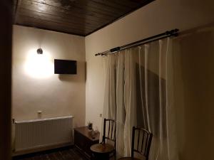 Μια τηλεόραση ή/και κέντρο ψυχαγωγίας στο Alena