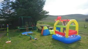 Herní místnost nebo prostor pro děti v ubytování Scotland Paradise Relax Accommodation by Shooting Club Kirriemuir