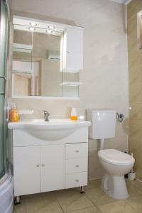 Bathroom sa Apartments Sv. Jelena 1