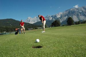 Golf hotelli aladel või selle läheduses