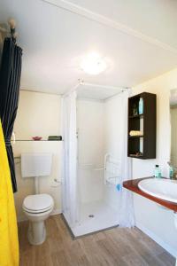 Ein Badezimmer in der Unterkunft New Camping Le Tamerici