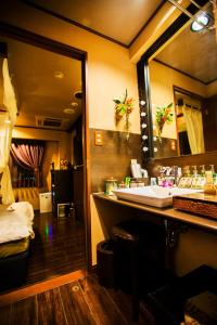 Et badeværelse på Hotel Balian Resort Tomei Kawasaki I.C.