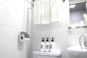 Koupelna v ubytování HAH Guesthouse