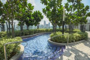A piscina localizada em Robertson Suites Kuala Lumpur ou nos arredores