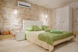 Posteľ alebo postele v izbe v ubytovaní Luxury View Marjan
