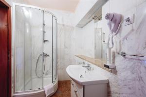 Koupelna v ubytování Apartmani i sobe Dinko