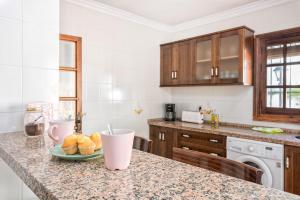 Kuchnia lub aneks kuchenny w obiekcie La torre Casa rural