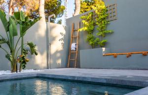 Swimmingpoolen hos eller tæt på Boutique Villa Moraira, private luxe villa with views all at one level 1000m2, heated pool & jacuzzi WIFI close to center Moraira