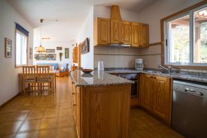 Η κουζίνα ή μικρή κουζίνα στο Casa Arándano +13 φωτογραφίες