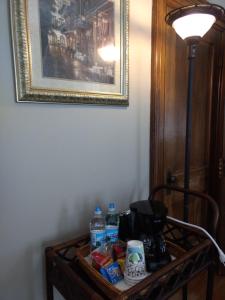 Příslušenství pro přípravu čaje a kávy v ubytování Carraway Guest House