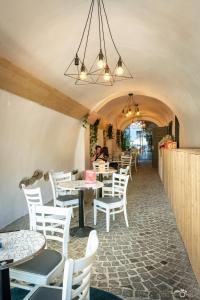 Restaurace v ubytování Rabbit Hole