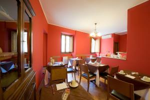 Posezení v ubytování Hotel Properzio + 28 fotografií