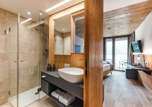 Kúpeľňa v ubytovaní Seehotel Einwaller - adults only
