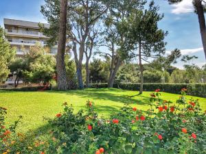 Jardín al aire libre en Cala Dorada Rentalmar