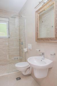 Vannituba majutusasutuses Kristal Apartmani