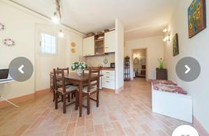 Η κουζίνα ή μικρή κουζίνα στο Treggiaia-poggio al paradiso