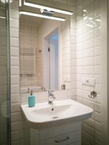 Kúpeľňa v ubytovaní Sea Cliff Apartment Rewal