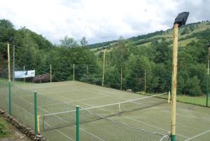 Tenis dan/atau kemudahan skuasy di Apartamenty pod Werchowyną atau berdekatan
