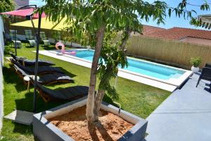 Bazén v ubytování 4 apartmens private pool 20people max nebo v jeho okolí
