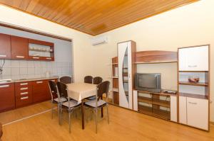 Kuchyň nebo kuchyňský kout v ubytování Apartments Katica