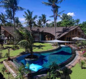 Pemandangan kolam renang di Insana Villa atau berdekatan