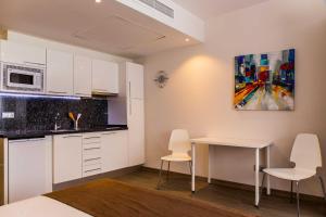 Foto da galeria de Dimona Suites Apartamentos Turísticos em Torremolinos