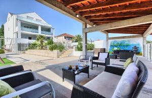 Posedenie v ubytovaní Villa Anadi