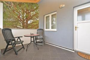 Patio alebo iná vonkajšia časť ubytovania Apartments Josip 1713