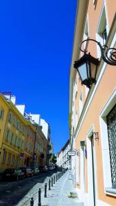 Budynek, w którym mieści się apartament