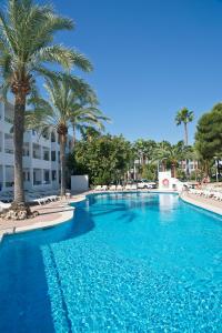 Bazén v ubytování Aparthotel Pierre & Vacances Mallorca Cecilia nebo v jeho okolí