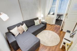 Posedenie v ubytovaní Fashion Street Luxury Apartment