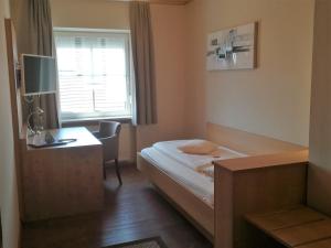 Postel nebo postele na pokoji v ubytování Hotel Landgasthof Euringer