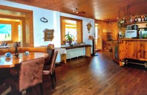 Posezení v ubytování Hotel Sonnenhalde Wiesen
