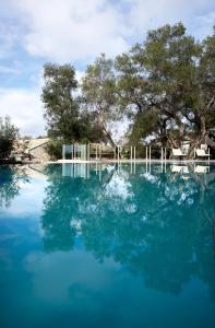 Bazén v ubytování Torri E Merli Boutique Hotel nebo v jeho okolí