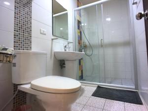 Vannas istaba naktsmītnē Kenting Dio Inn
