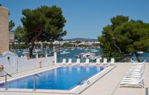 สระว่ายน้ำที่อยู่ใกล้ ๆ หรือใน Hotel Vistamar - Adults Recommended - by Pierre & Vacances