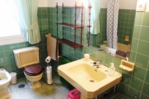 Ένα μπάνιο στο A casa de Carmiña
