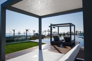 Bazén v ubytování SEA SENSES SKYLINE Torrevieja nebo v jeho okolí