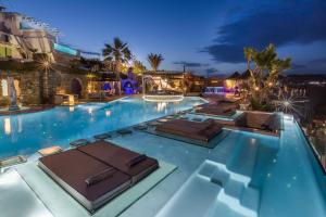 A piscina localizada em Kivotos Mykonos - Preferred Hotels & Resorts ou nos arredores