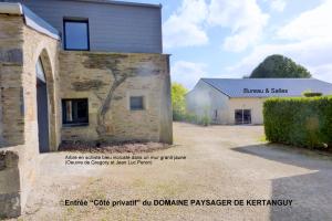 Gallery image of Domaine Paysager de Kertanguy in Garlan