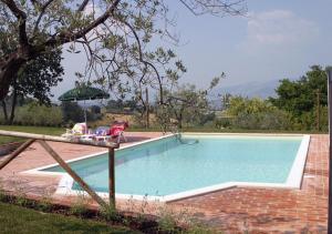 The swimming pool at or close to Agriturismo Il Poggiolo