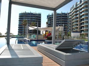 Bazén v ubytování SEA SENSES SKYLINE Torrevieja nebo v jeho okolí