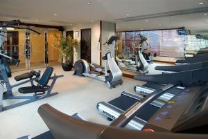 Fitness centrum a/nebo fitness zařízení v ubytování Lan Kwai Fong Hotel - Kau U Fong